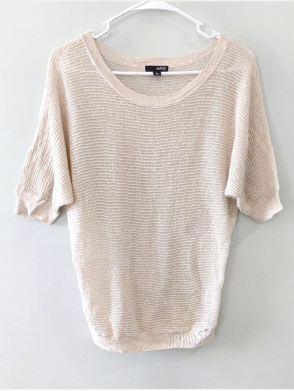 a.n.a A New Approach blouse Medium beige gold metallic 1/2 sleeve scoop neck